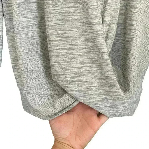 Old Navy Breathe On active tee - Picture 3 of 5